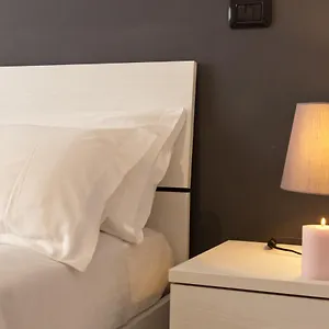le-corti-di-napoli-apartments.hotels-amalfi.com/